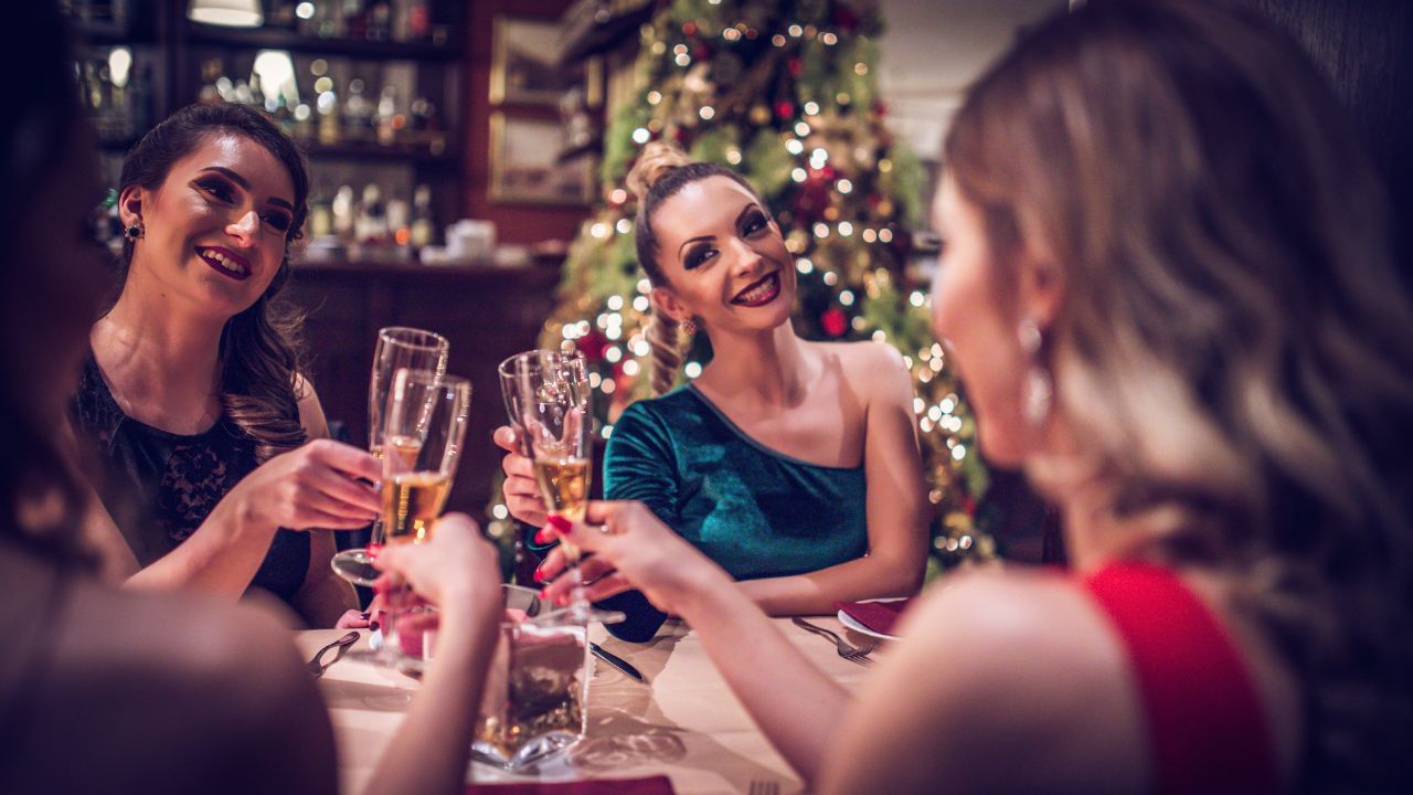 Why Not Plan Ahead for Next Christmas to Avoid Staffing Struggles? Consider the Help of a Cobot!